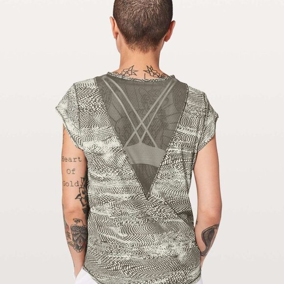 Lululemon For The Run Short Sleeve Swerve Vapor Metal Grey Size 8 - Picture 4 of 8